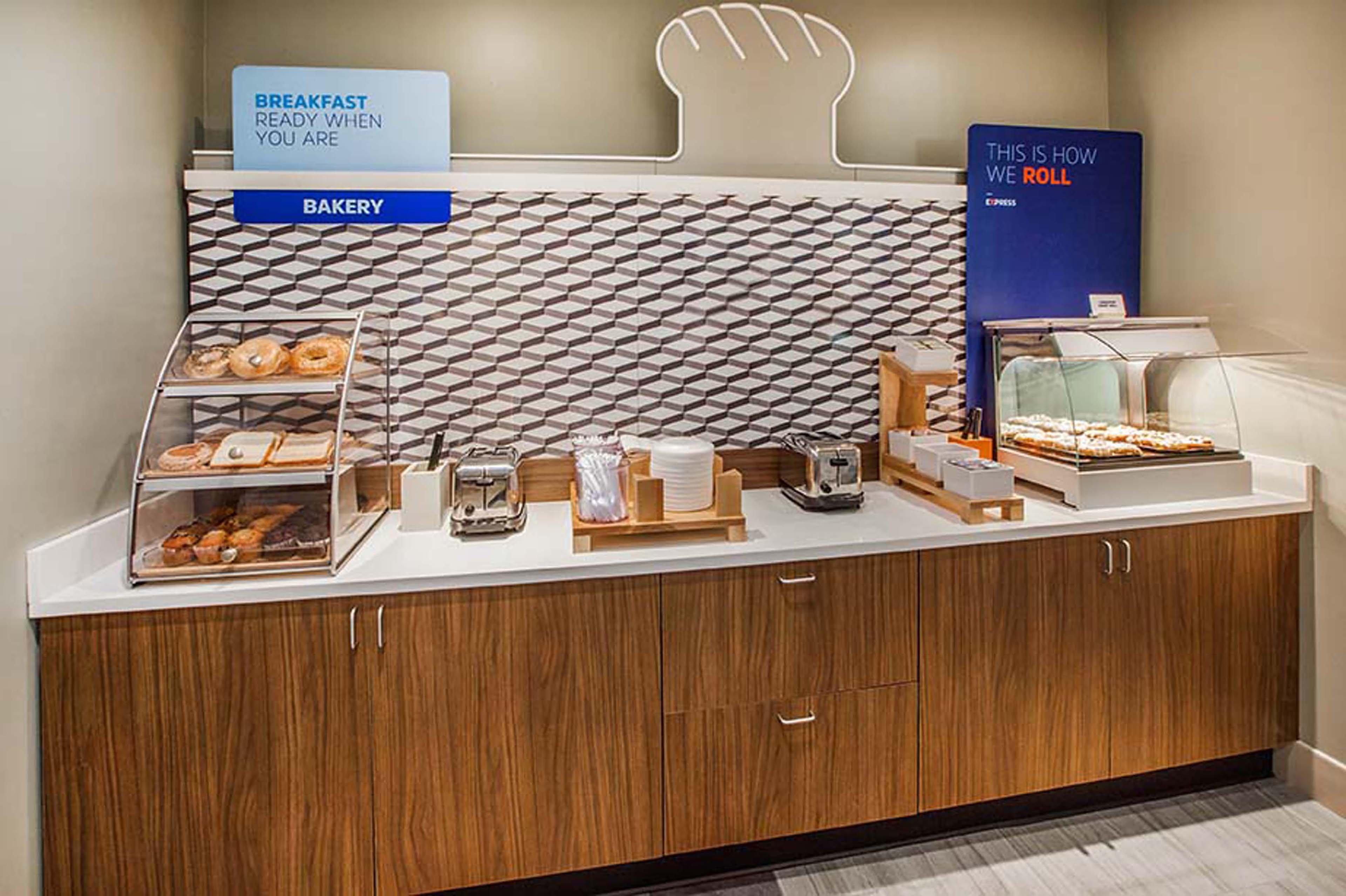 Holiday Inn Express & Suites I-26 & Us 29 At Westgate Mall By Ihg Spartanburg Εξωτερικό φωτογραφία